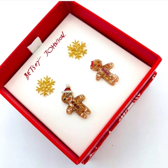 Betsey Johnson Jewelry - ✨️🎁 Betsey Johnson Christmas  gingerbread & bow Set Earring ✨️🎁